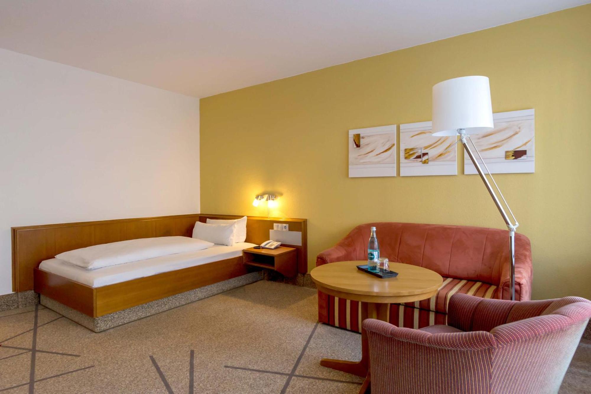 Hotel Frankenland บาดคิสซินเงิน ภายนอก รูปภาพ